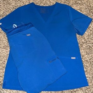 Figs Casma Three Pocket Scrub Top- Size L